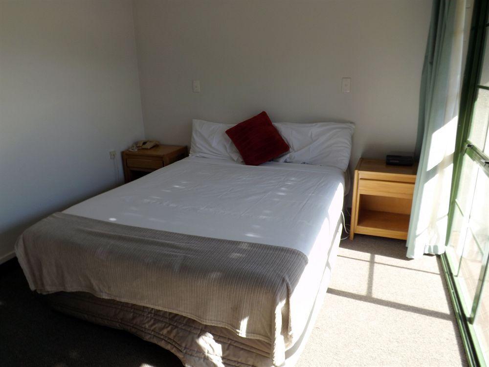 Karaka Tree Motel Lac Lac Taupo Extérieur photo