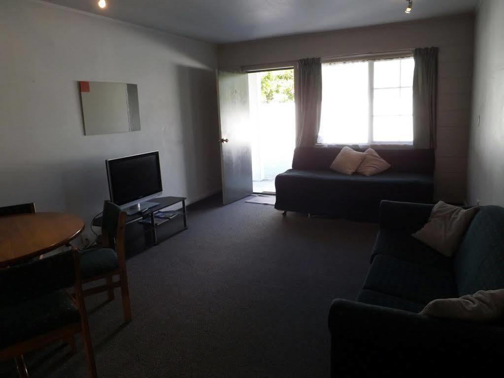 Karaka Tree Motel Lac Lac Taupo Extérieur photo