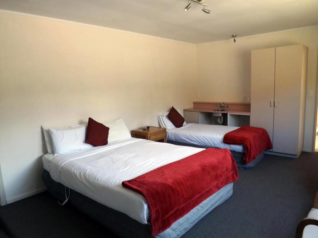 Karaka Tree Motel Lac Lac Taupo Extérieur photo