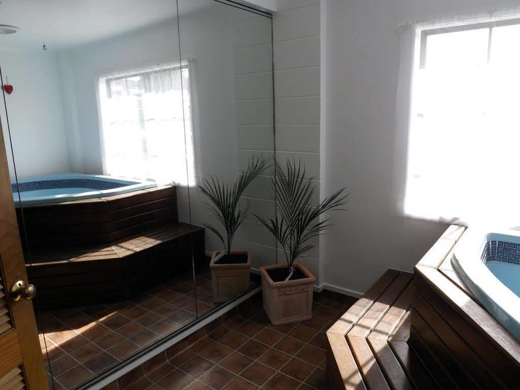 Karaka Tree Motel Lac Lac Taupo Extérieur photo